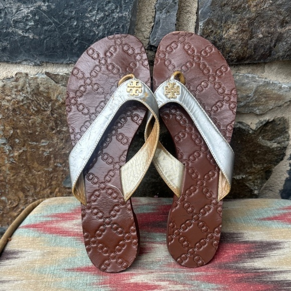 Tory Burch Metallic Silver & Gold Leather Thong Sandals – Women’s Size